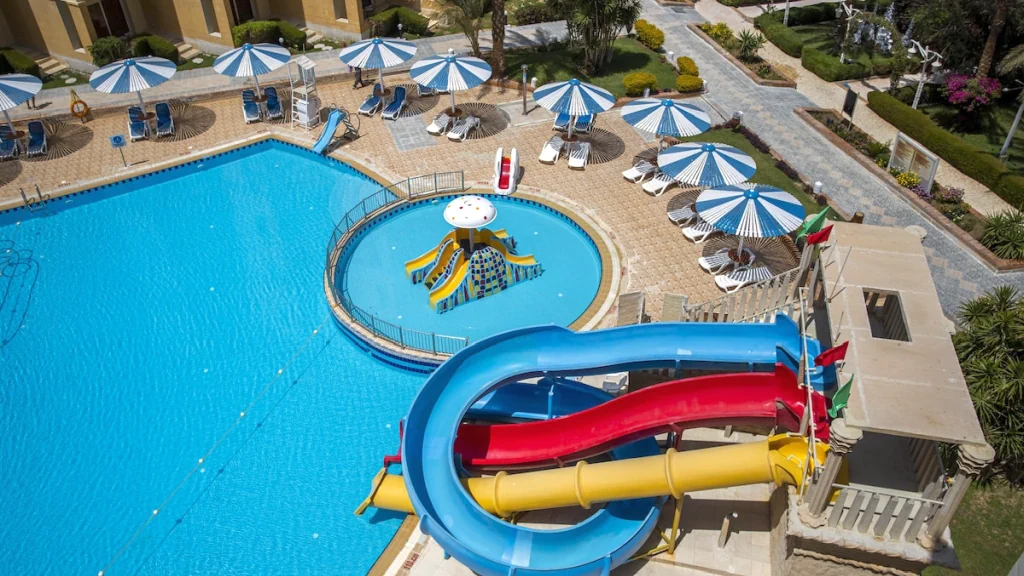 الفندق إيه أم سى رويال - الغردقة